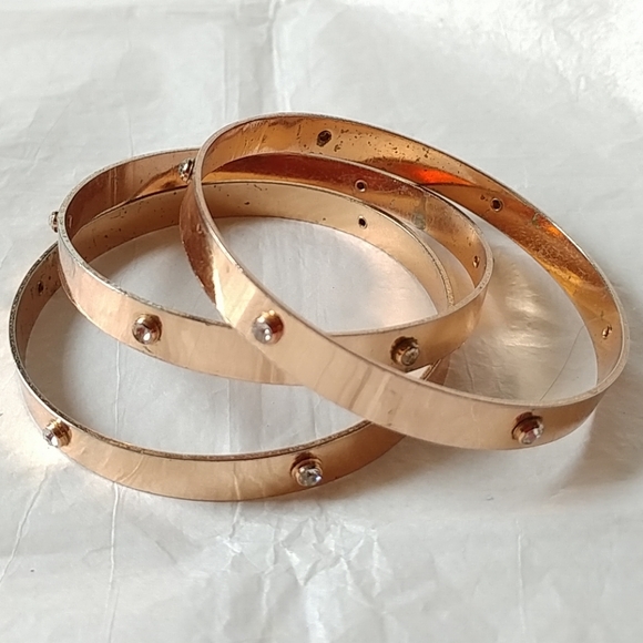 🦋 ROSE GOLD COLORED BANGLE BRACELETS - SET OF 3 - Picture 5 of 5